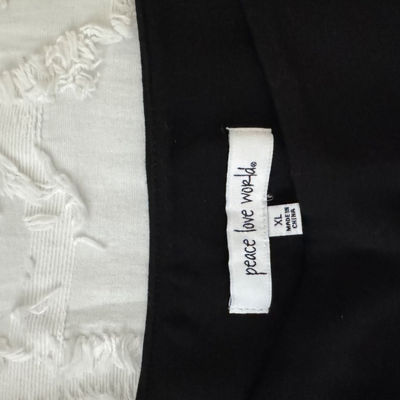 Peace Love World Pants (new) - Picture 4 of 5